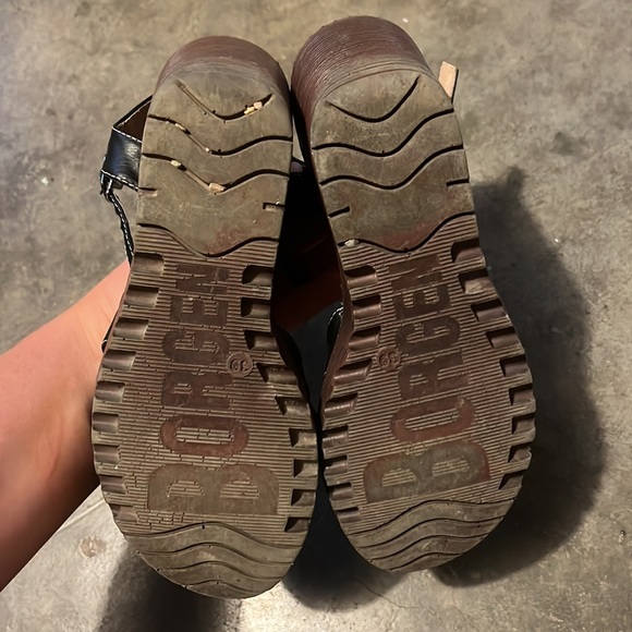 Heeled sandals - Picture 3 of 3